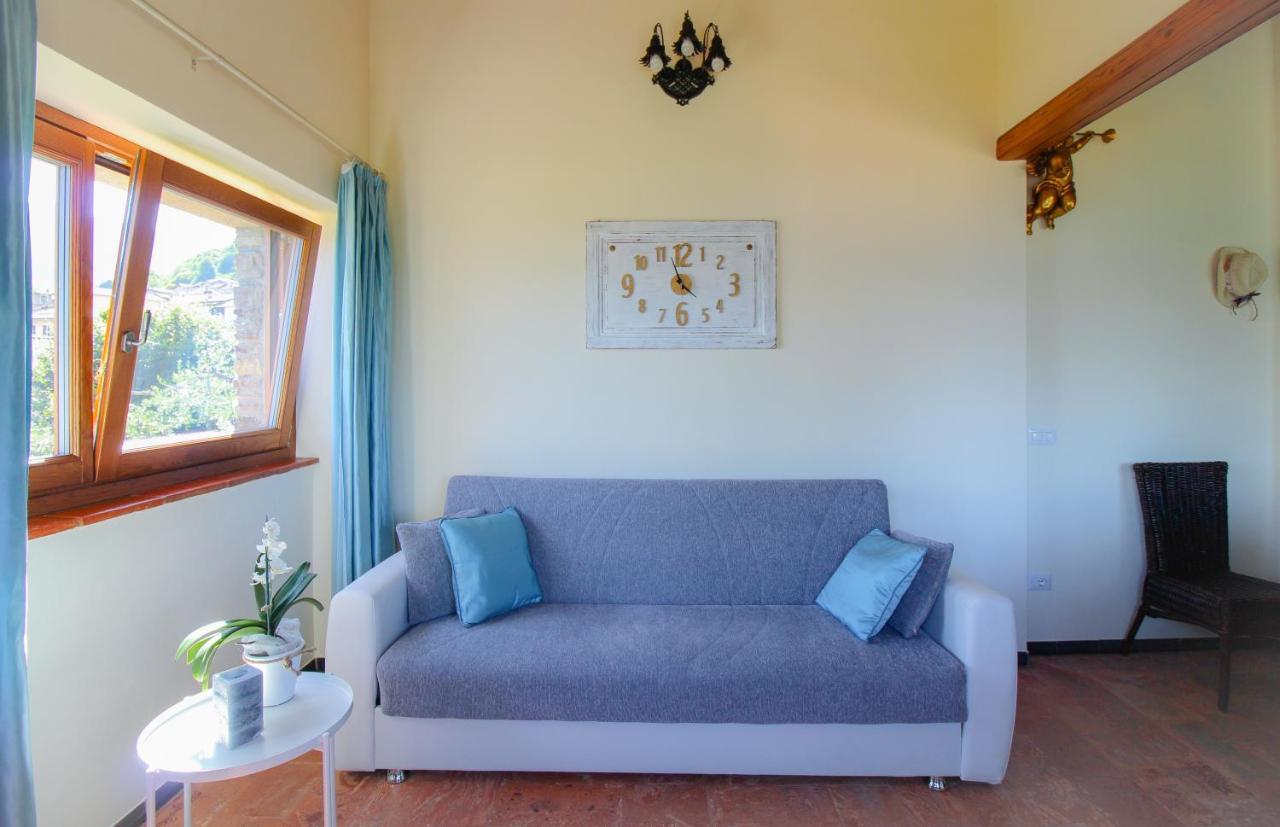 Residenza Castellum Apartment Stazzona Bagian luar foto